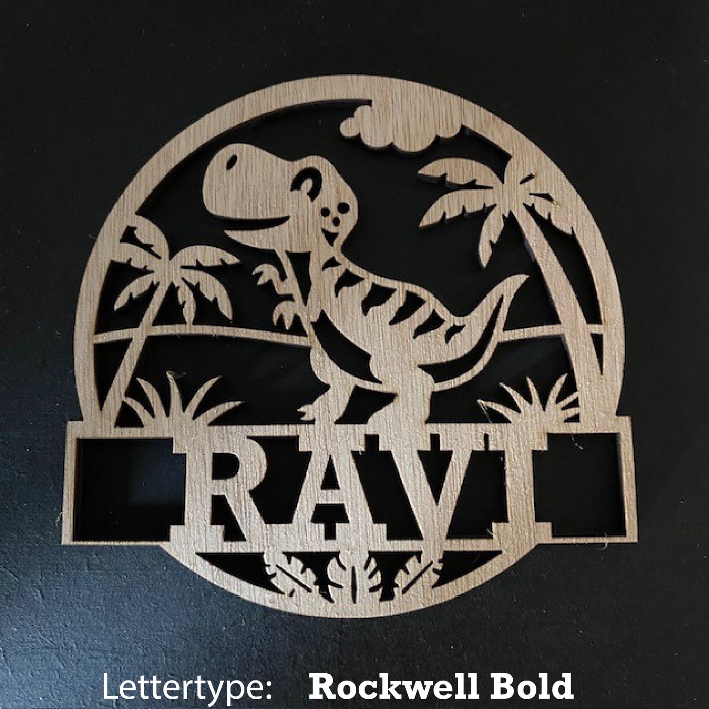 Decoratie met naam - Dino 9